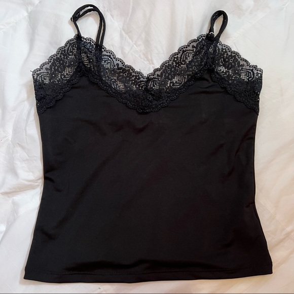 FOREVER 21 • BLACK SPANDEX LACE TRIM CROP TOP - Picture 1 of 9